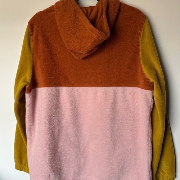 Colorblock Fleece Pullover - Picture 2 of 6